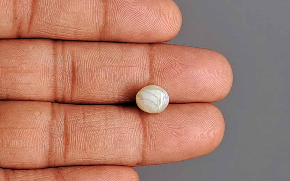 Ceylon Cat's Eye - 4.62 Carat Limited Quality CE-10797