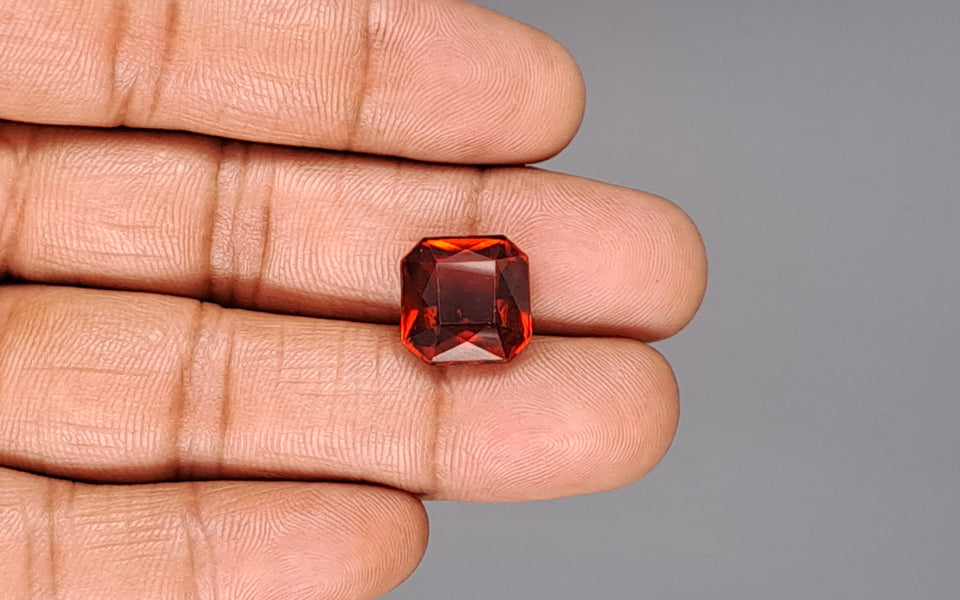 Hessonite (Gomed) - 11.25 Carat
