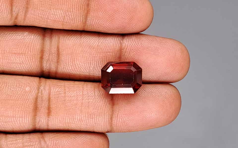Hessonite (Gomed) - 11.85 Carat