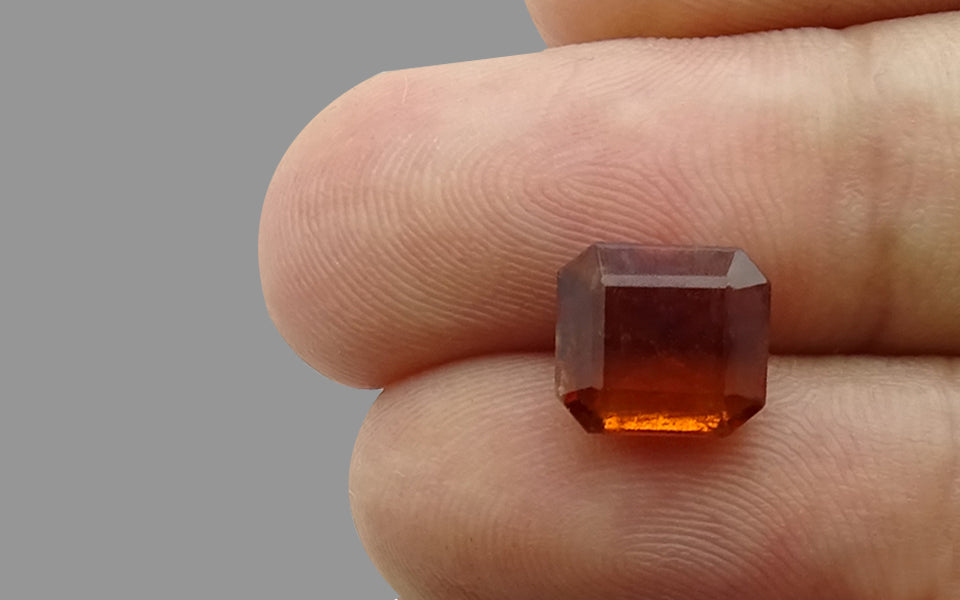 African Hessonite Garnet - 3.90 Carat Prime Quality HG-8061