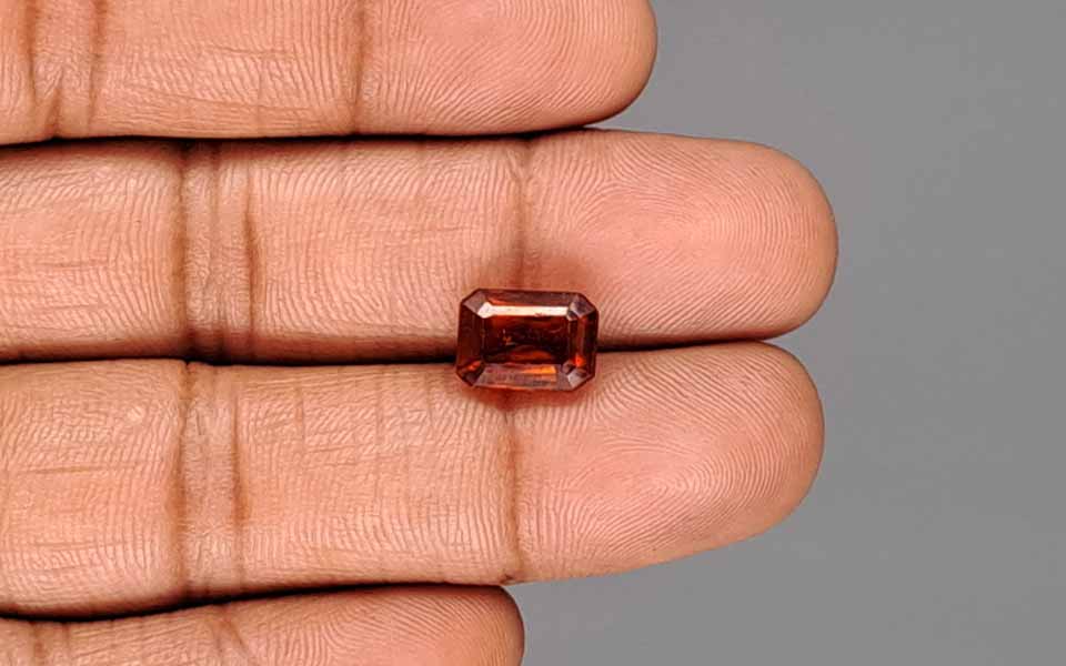 Hessonite (Gomed) - 4.88 Carat