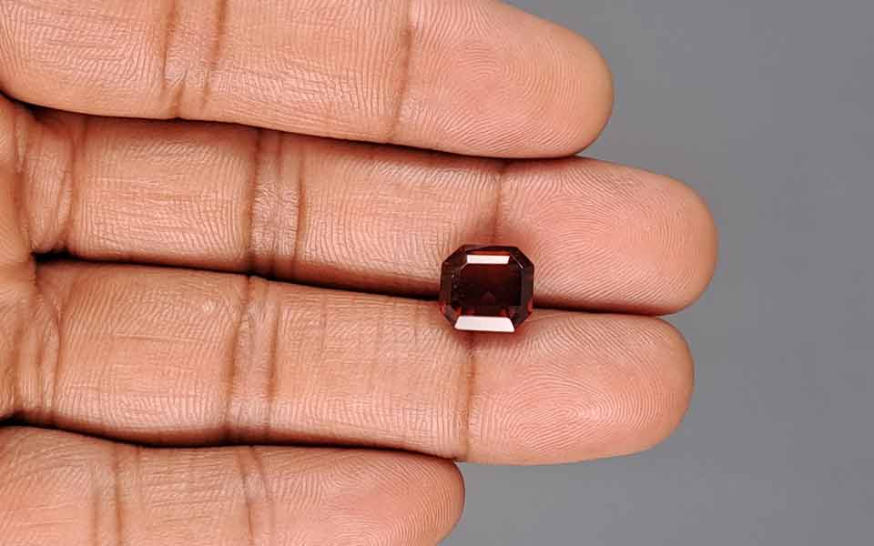 Hessonite (Gomed) - 5.32 Carat