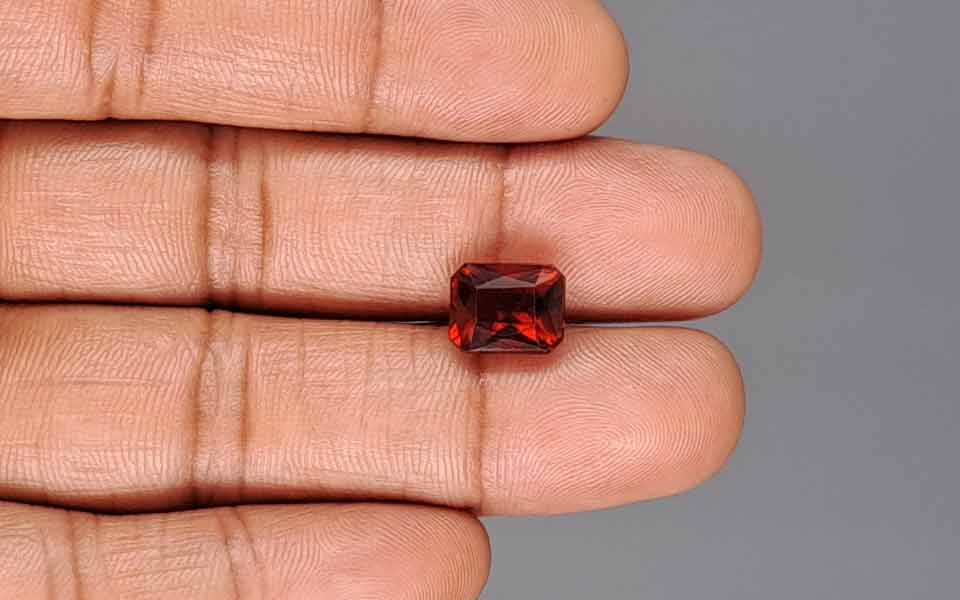 Hessonite (Gomed) - 5.47 Carat