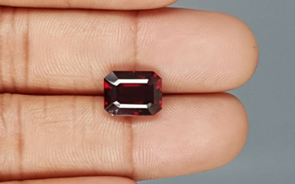 Hessonite (Gomed) - 5.59 Carat