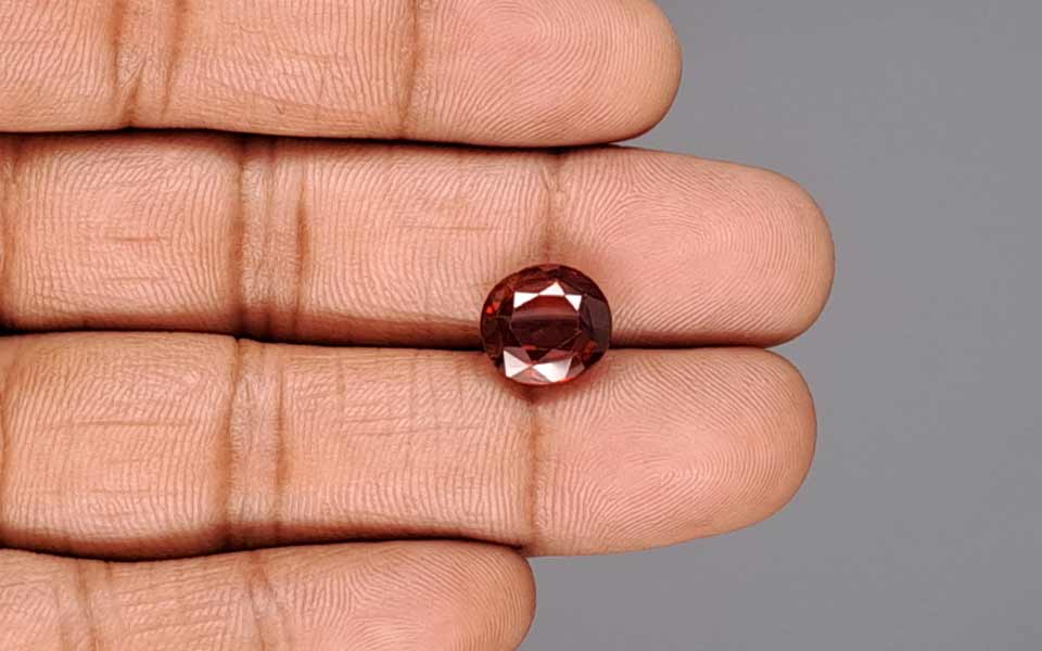 Hessonite (Gomed) - 5.94 Carat