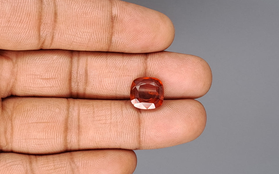 Hessonite (Gomed) - 6.69 Carat