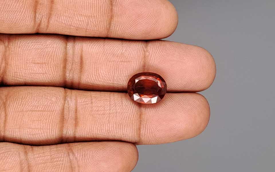 Hessonite (Gomed) - 6.93 Carat