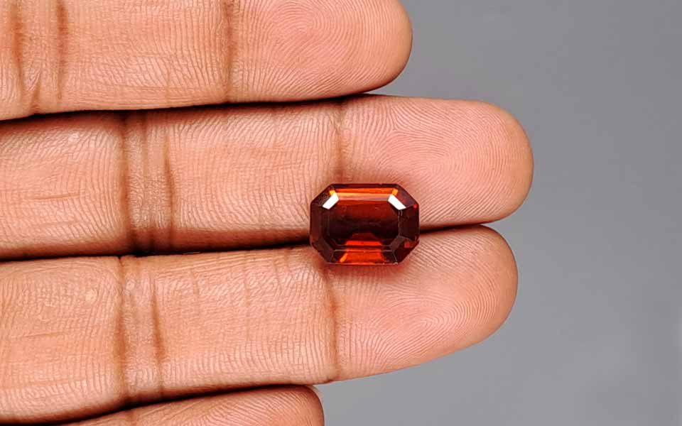 Hessonite (Gomed) - 7.15 Carat