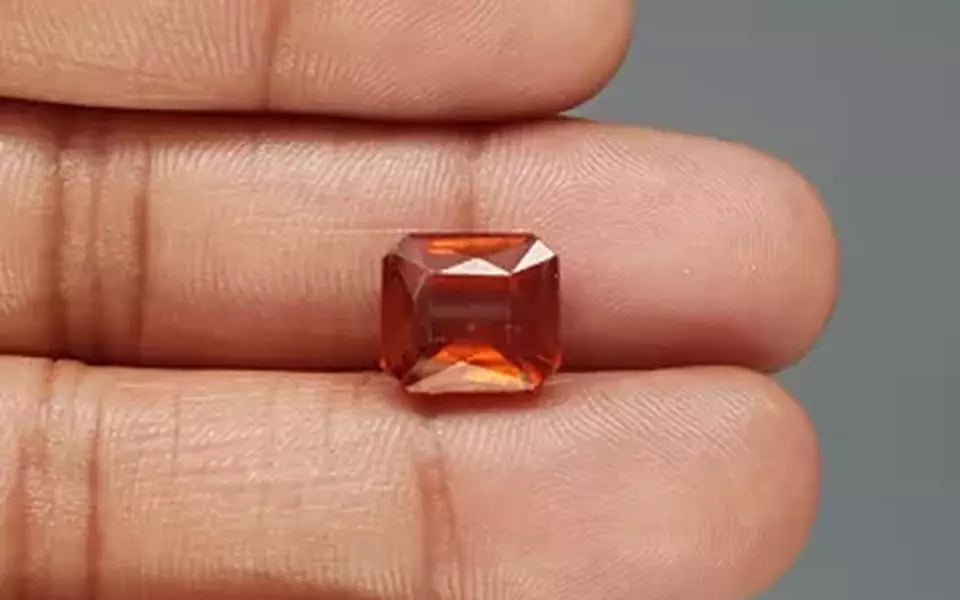 Hessonite (Gomed) - 7.48 Carat