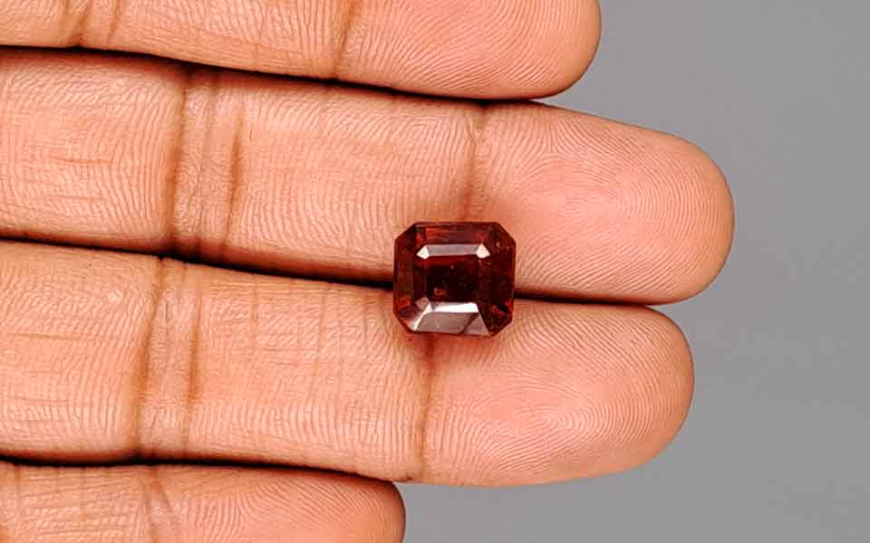 Hessonite (Gomed) - 8.33 Carat