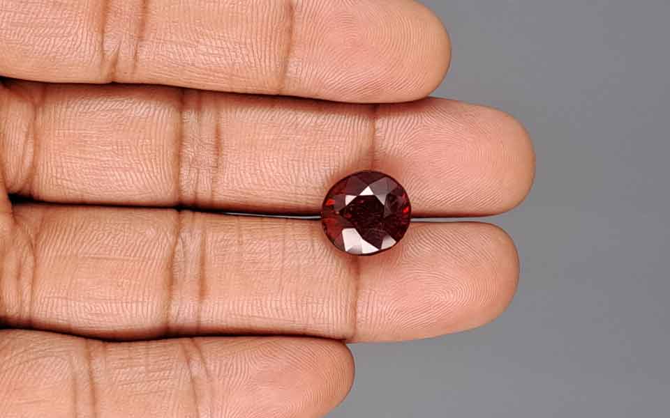 Hessonite (Gomed) - 8.90 Carat