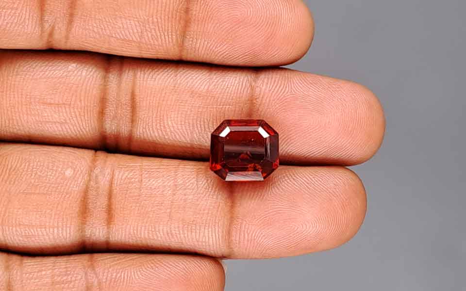Hessonite (Gomed) - 9.25 Carat
