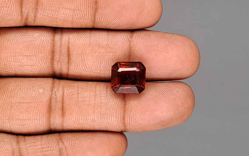 Hessonite (Gomed) - 9.29 Carat