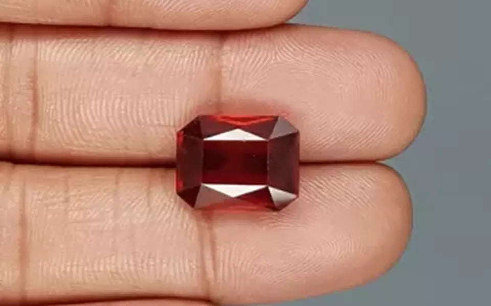 Hessonite (Gomed) - 9.63 Carat