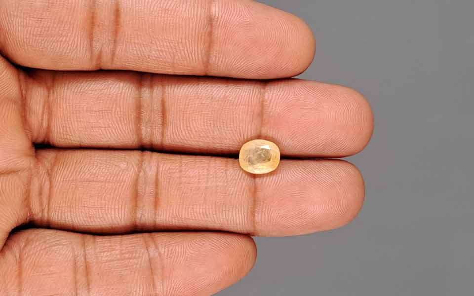 Yellow Sapphire - 2.70 Carats