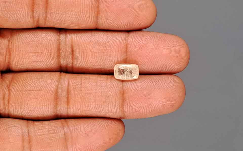 Yellow Sapphire - 2.86 Carats