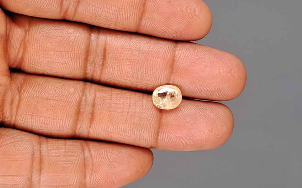 Yellow Sapphire - 2.87 Carats