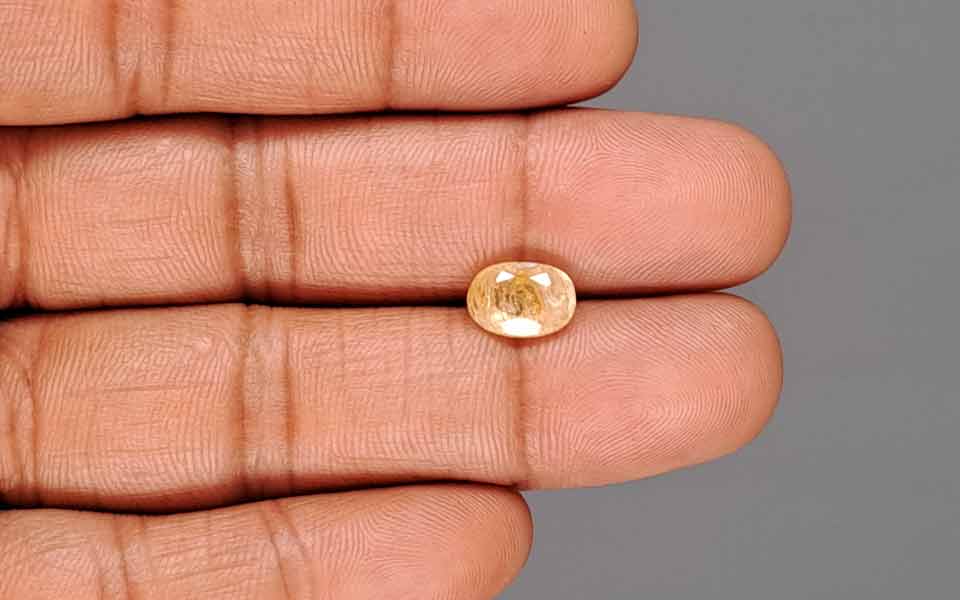 Yellow Sapphire - 2.96 Carats