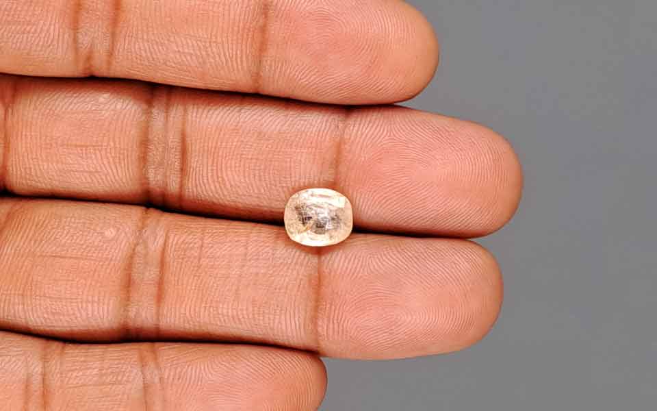 Ceylon Yellow Sapphire - 3.05 Carat Fine Quality CYS-4078