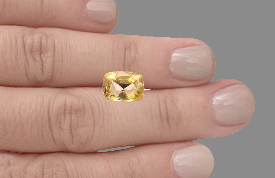 Yellow Sapphire - 3.23 Carats