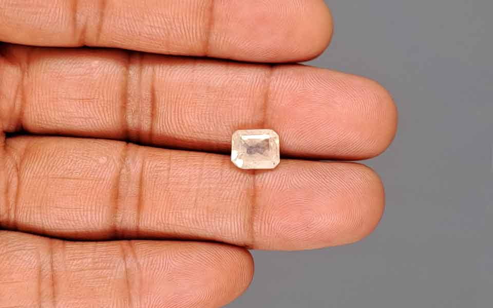Ceylon Yellow Sapphire - 3.26 Carat Fine Quality CYS-4080