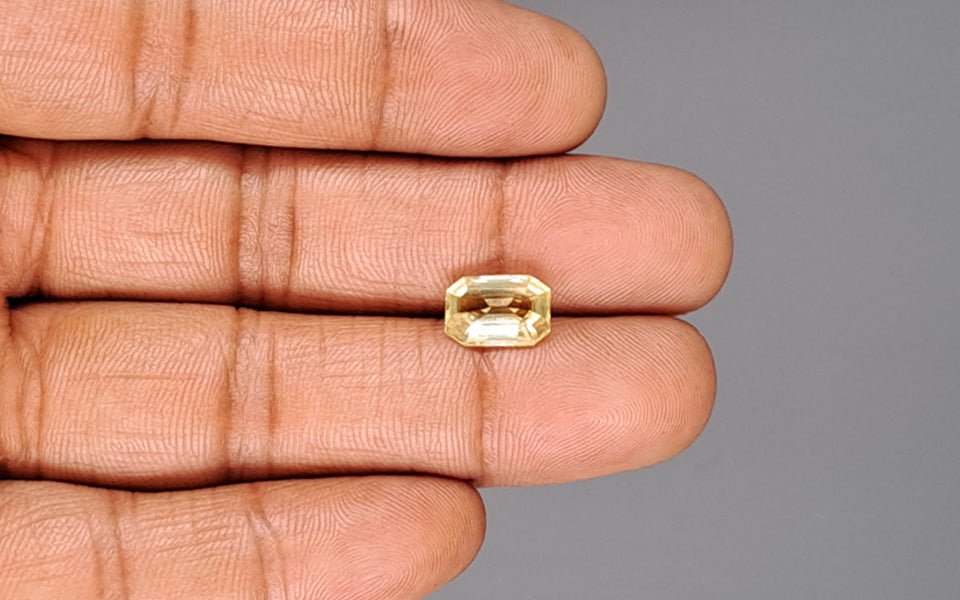 Yellow Sapphire - 3.30 Carats