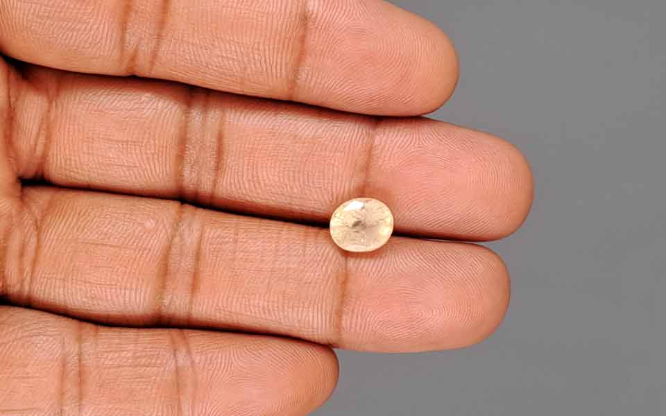 Yellow Sapphire - 3.37 Carats