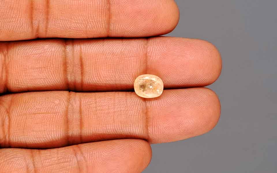 Yellow Sapphire - 3.38 Carats