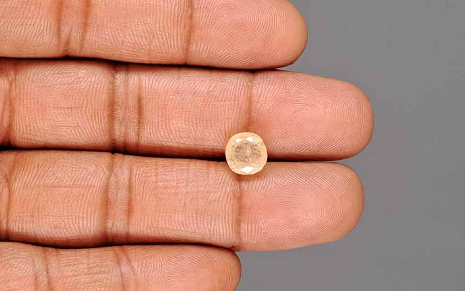 Yellow Sapphire - 3.41 Carats