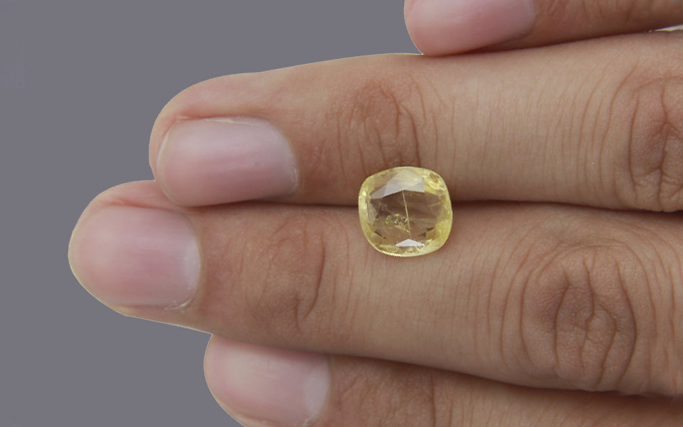 Yellow Sapphire - 3.53 Carats