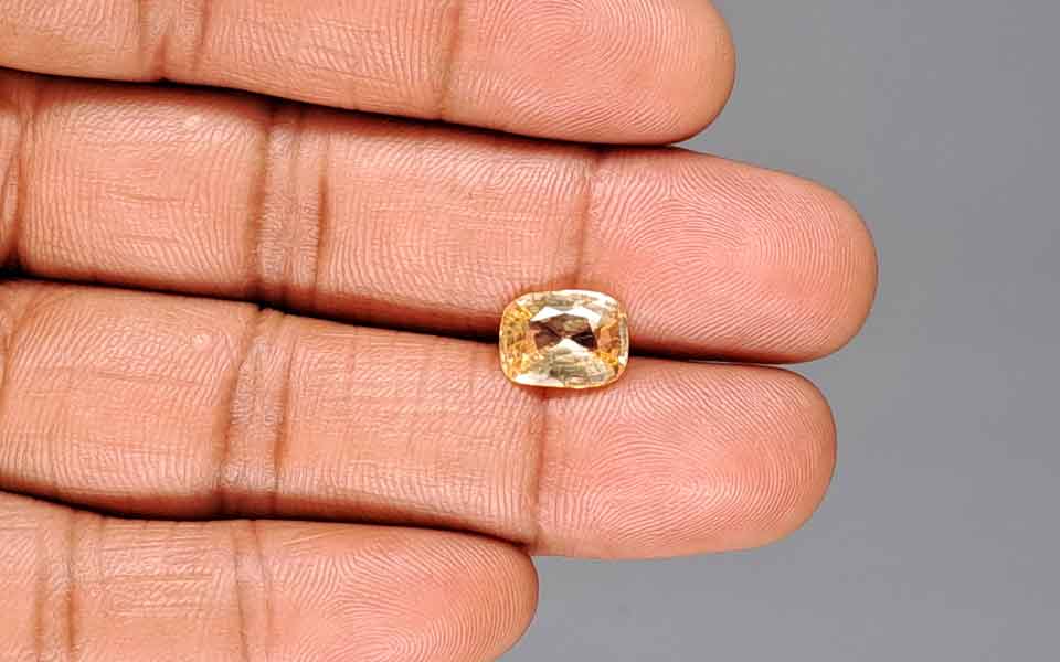 Yellow Sapphire - 3.64 Carats