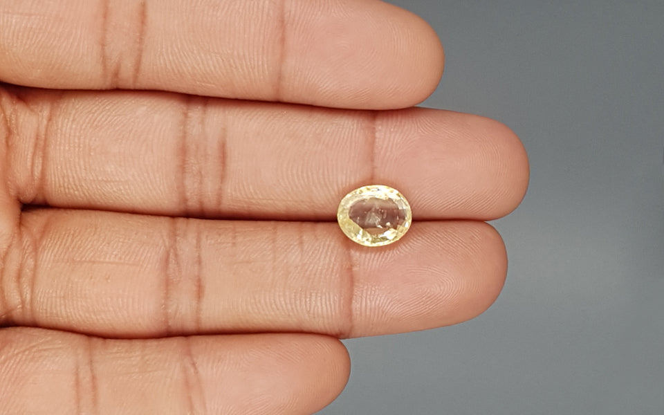 Yellow Sapphire - 3.67 Carats