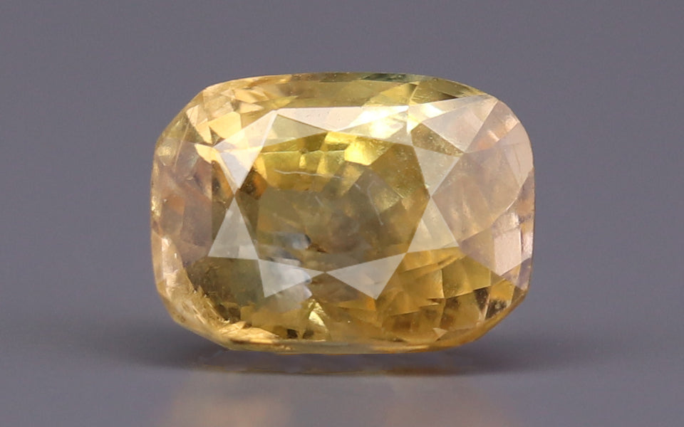 Yellow Sapphire - 3.73 Carats