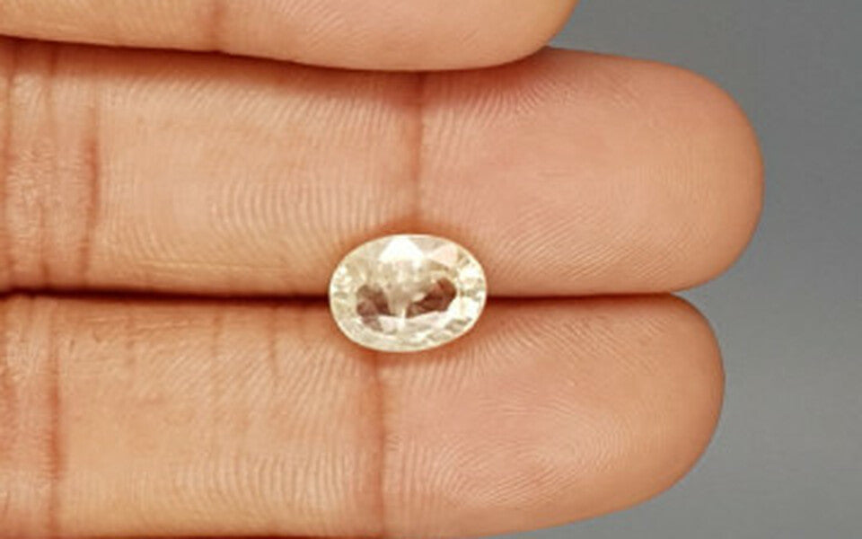 Yellow Sapphire - 3.79 Carats