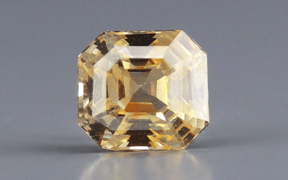 Ceylon Yellow Sapphire - 3.87 Carat Rare Quality CYS-3887