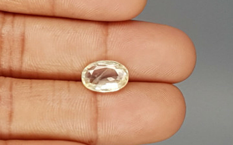 Yellow Sapphire - 3.92 Carats