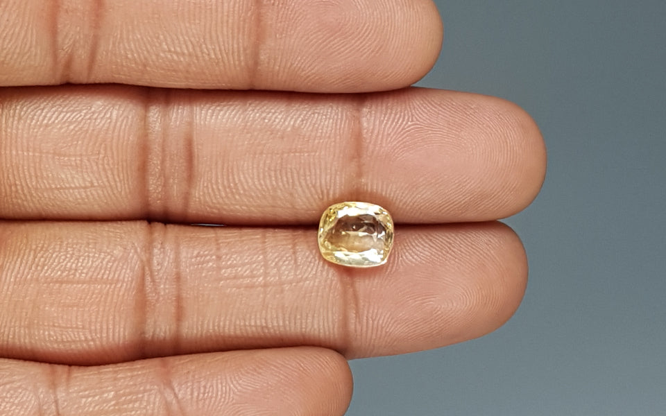 Yellow Sapphire - 3.97 Carats