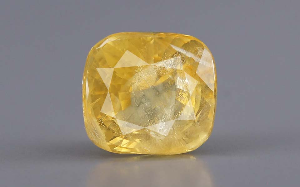 Yellow Sapphire - 3.98 Carats