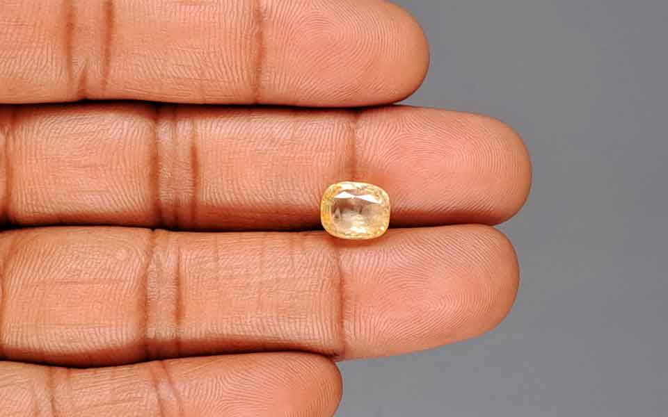 Yellow Sapphire - 3.99 Carats