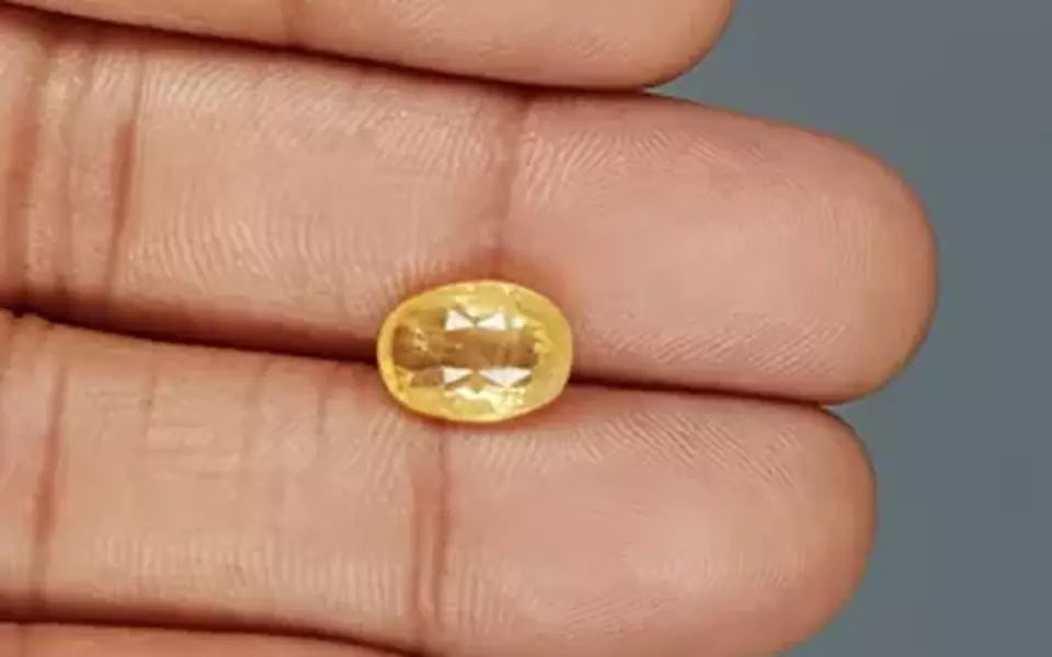 Yellow Sapphire - 3.99 Carats