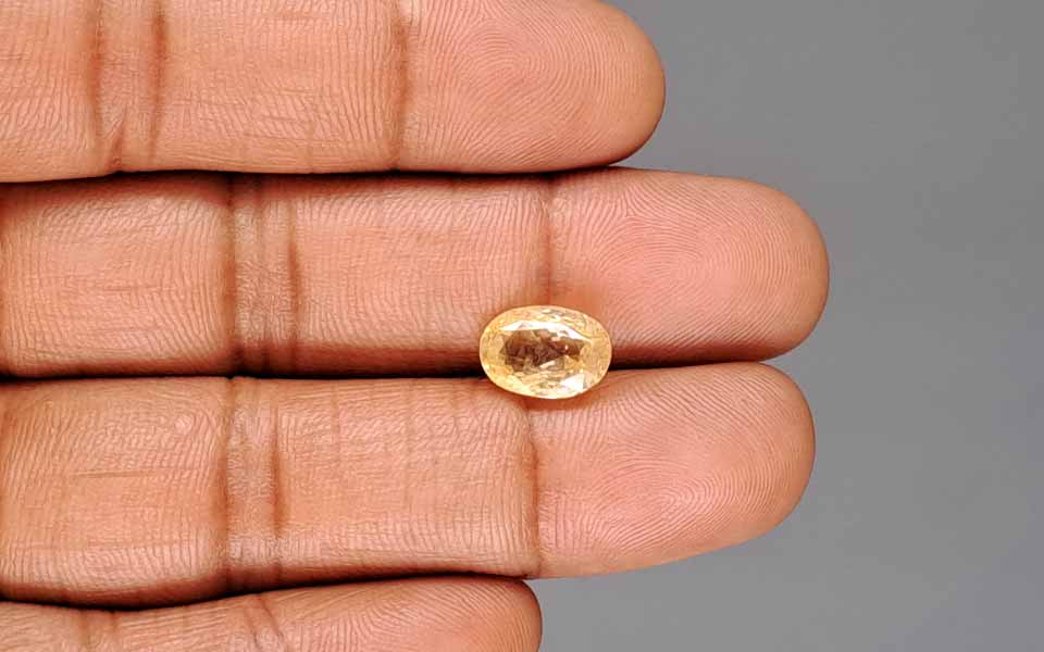 Yellow Sapphire - 4.06 Carats