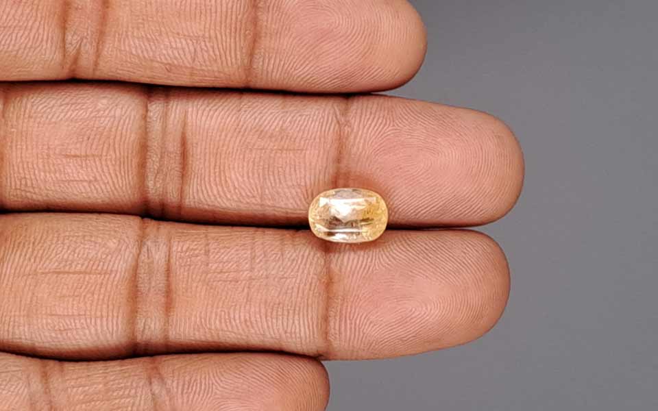 Yellow Sapphire - 4.08 Carats