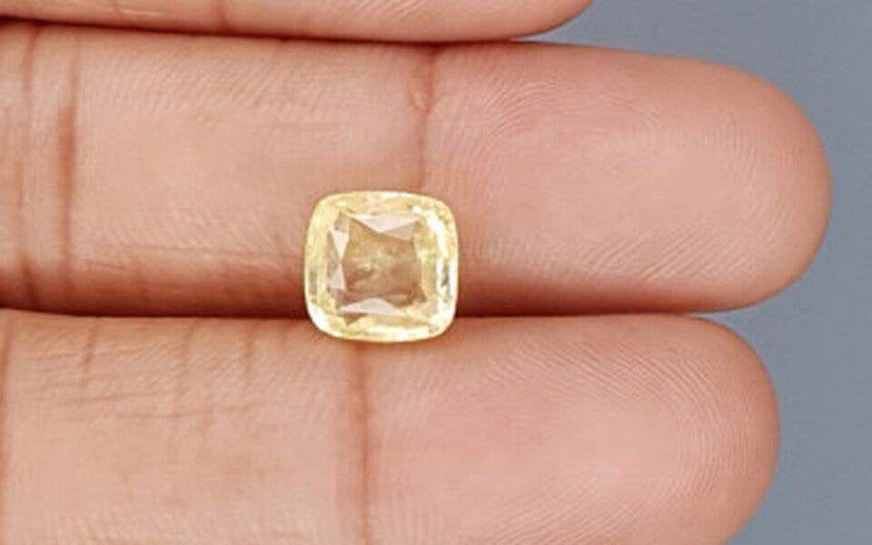 Yellow Sapphire - 4.12 Carats