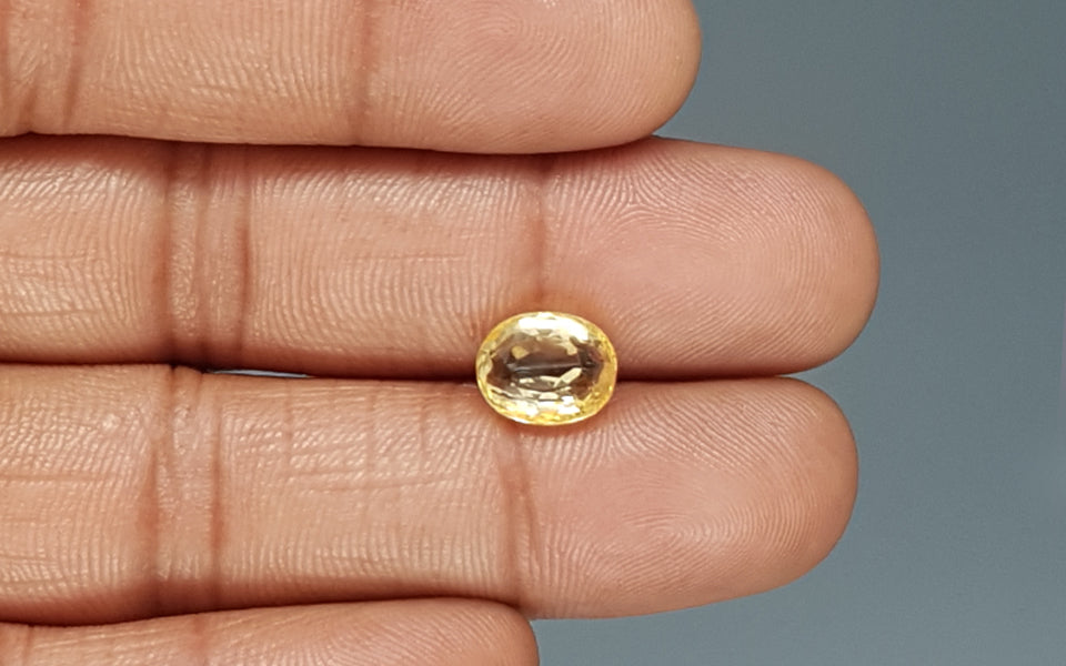 Yellow Sapphire - 4.14 Carats