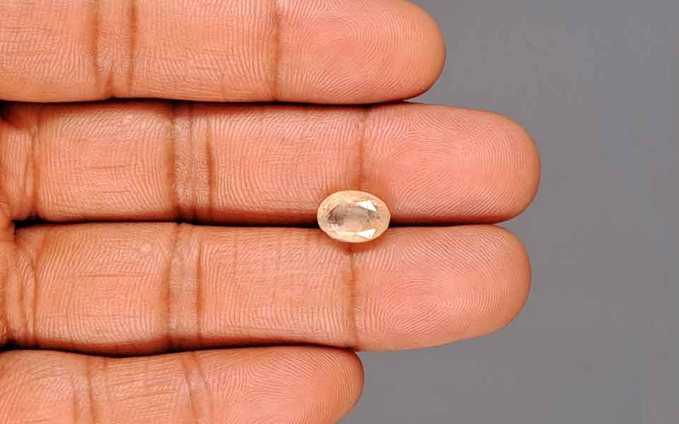 Yellow Sapphire - 4.19 Carats