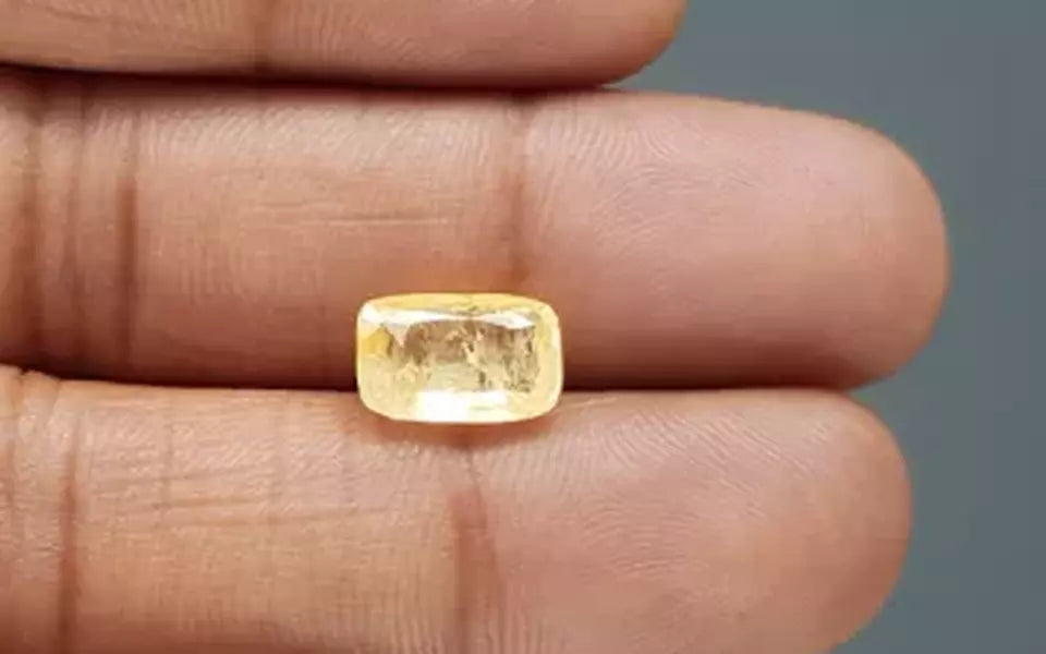 Ceylon Yellow Sapphire - 4.29 Carat Prime Quality CYS-3947