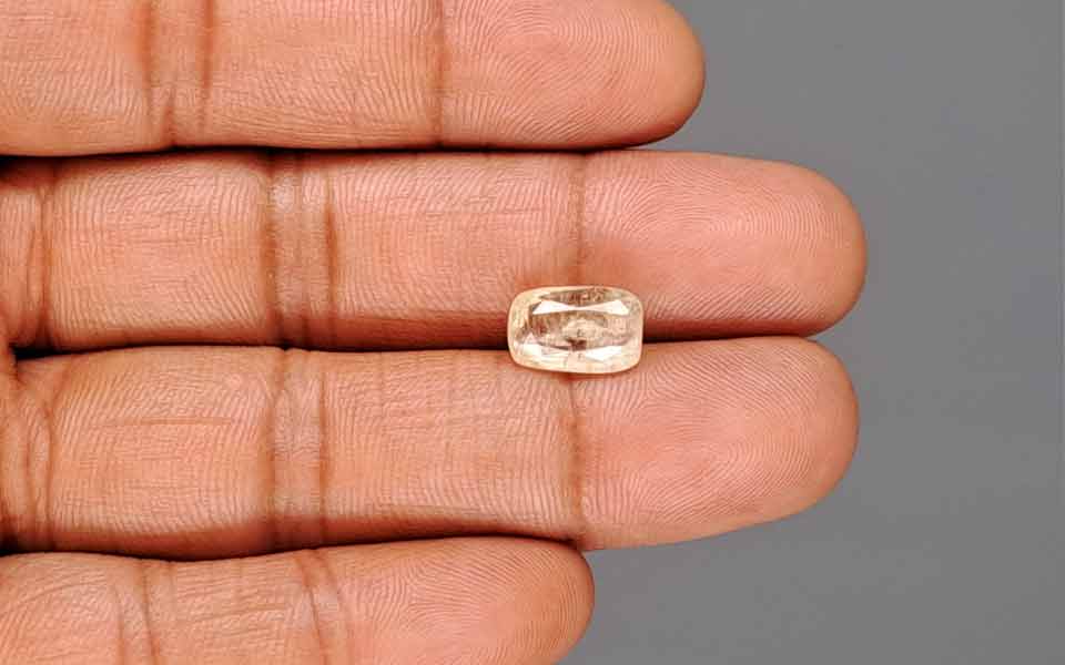 Yellow Sapphire - 4.29 Carats