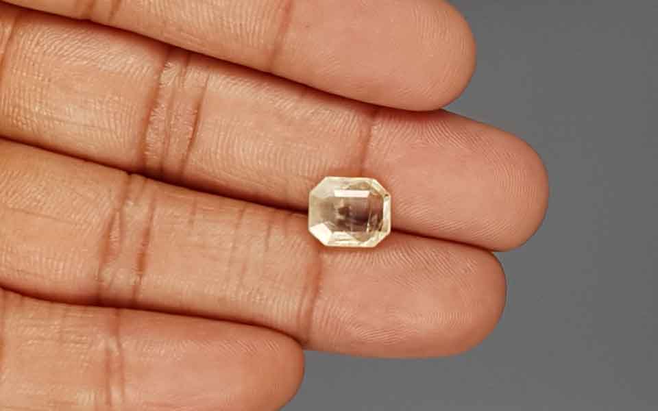 Ceylon Yellow Sapphire - 4.29 Carat Prime Quality CYS-3810