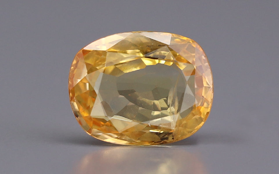 Yellow Sapphire - 4.39 Carats