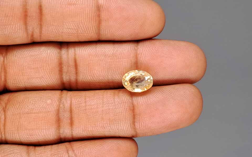 Ceylon Yellow Sapphire - 4.48 Carat Prime Quality CYS-4068